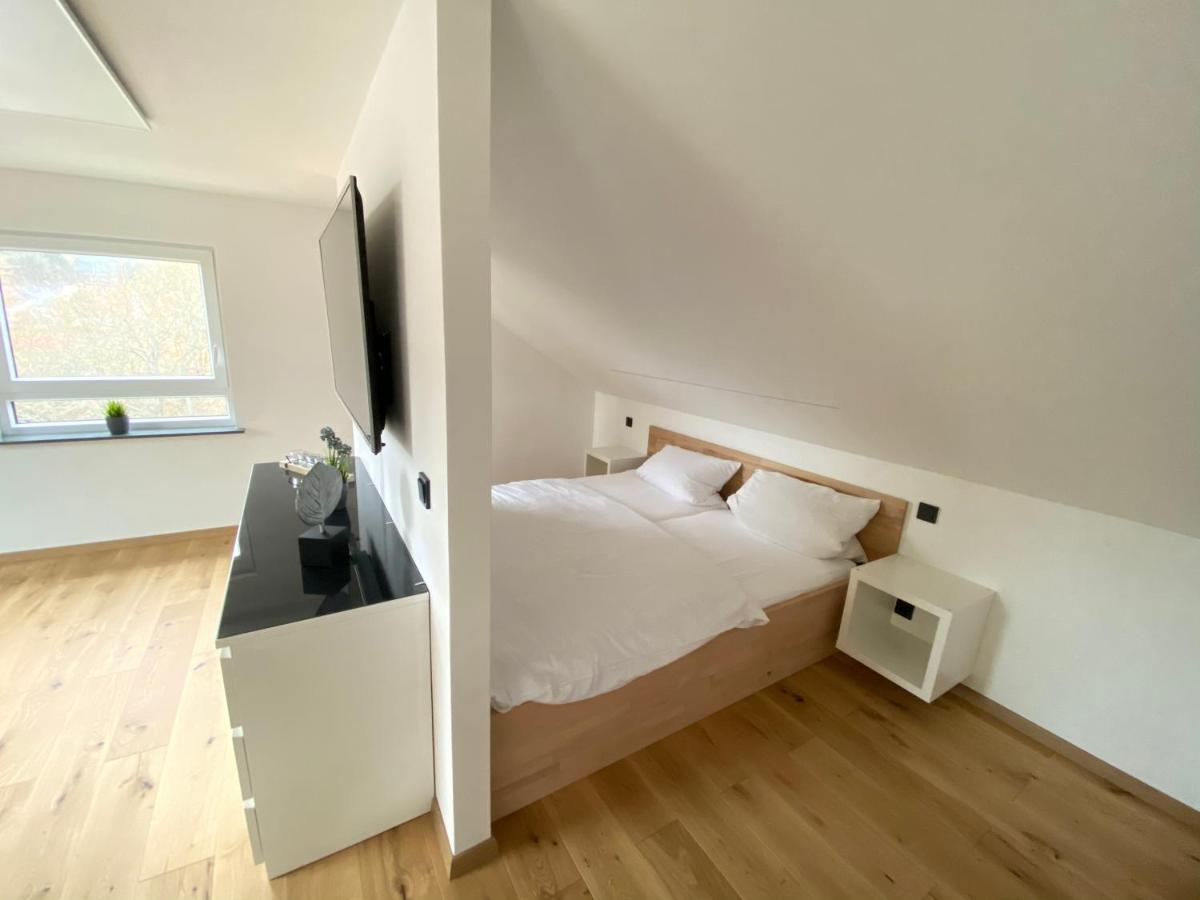 Uraha Apartments ヘルツォーゲンアウラッハ エクステリア 写真